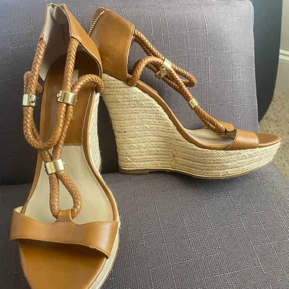 Michael Kors wedge heels with gold accents - Picture 3 of 7
